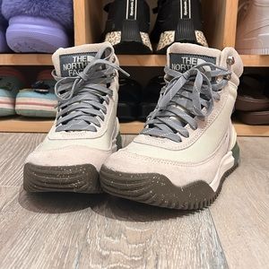 Like New North Face Hiking Boots